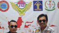 Sekretaris Presidium DPI Serahkan Sertifikat Perusaan Pers Ke PT.Jurnalis Nusantara Satu