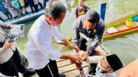 Kunjungi Desa Pajukukang, Presiden Tampung dan Serap Aspirasi Para Nelayan