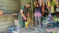 Komsos, Babinsa Cek Harga Sembako Jelang Idul Fitri 1444 H