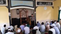Bhabinkamtibmas Polsek Leuwiliang Polres Bogor Polda Jabar Memberikan Tausyiah Kamtibmas Sebelum Melaksanakan Sholat Jum’at di Masjid Nurul Muhibbin Desa Sadeng