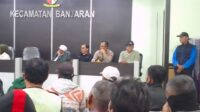 Pastikan Berjalan Lancar, Kapolsek Banjaran Kompol Heri Suryadi,SH.,M.H, Dampingi Bupati Bandung berikan Bantuan Sembako Untuk Ojeg Pangkalan Warga Binaannya