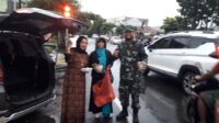 Koramil 03/Serengan bersama Keluarga Insan Mulia, Berbagi Takjil Buka Puasa