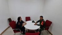 Tingkatkan Kerjasama, Babinsa Tipes Komsos Dengan Manager BPR Mulia