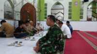 Kebersamaan Babinsa Jayengan Jelang Buka Puasa Bersama Warganya