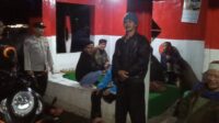 Bhabinkamtibmas Polsek Nanggung Polres Bogor Polda Jabar cek pos kamling sampaikan pesan kamtibmas