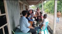 Hadiri Pertemuan Warga, Babinsa dan Babinkamtibmas Selipkan Pesan Kamtibmas