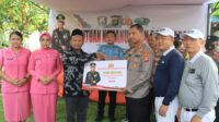 1000 Paket Bantuan Kemanusiaan Kapolri Diserahkan Polres Metro Tangerang Kota ke warga Tanjung Burung dan Tanjung Pasir Tangerang