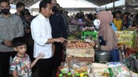 Kunjungi Pasar Legi, Presiden: Secara Umum Harga Turun