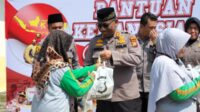 Penuh Haru, 150 Petugas Kebersihan Lingkungan Hidup Kampar Dapat Paket Sembako dari Kapolres Kampar