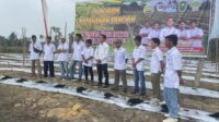 Pemuda Tani HKTI Pekanbaru Dikomandoi Williams Hagai Marpaung Sukses Buka Kebun Labu Madu di Kulim, Gerakkan Masyarakat Kelola Lahan Tidur