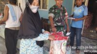 Dorong Program Ketahanan Pangan Babinsa Koramil 11 Pebayuran Berikan Pendampingan Pendistribusian Beras