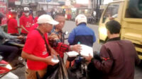Selalu Hadir di Masyarakat, Bacaleg Jonny Sirait Tebar Takjil Untuk Masyarakat