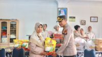 Tim Jumpe Romansa Polda Riau Kembali Serahkan Bantuan Sembako, Alquran dan Uang Santunan