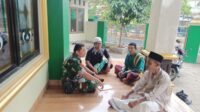 Bahas Soal Zakat Babinsa Koramil 11 Pebayuran Bangun Silaturahmi di Bulan Suci Ramadhan