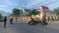 Strong Point Brimob Kalbar Pastikan Lalu Lintas Kota Singkawang Lancar