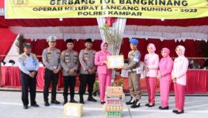 Kapolres Kampar Tinjau Pospam Ops Ketupat Lancang Kuning 2023 di Lapangan Merdeka dan Gerbang Tol Bangkinang