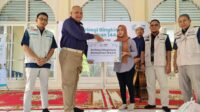 Peduli Dhuafa, Selama Ramadhan YBM PLN UID Kalbar Salurkan 1.965 Paket Sembako