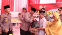 Kapolres Kampar Berbagi Sembako di Pos Pam Ops Ketupat Lapangan Merdeka