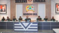 Dari Ruang Command Center, Danrem 081/DSJ Terima Arahan dari Panglima TNI