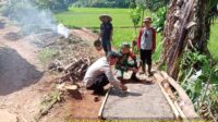 Bentuk Sinergitas TNI Dan Polri Babinkamtibmas Desa Tegalega Polsek Lengkong, Polres Sukabumi Polda Jawa Barat Melakukan Kerja Bakti