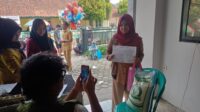 Masyarakat Desa Situdaun Terima Bantuan Beras 10 kg
