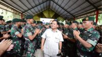 Beri Pengarahan Personel Satgas Yonif PR 330/TD, Menhan Prabowo Berpesan Soal Keberanian dan Kewaspadaan