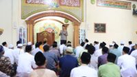 Kapolres Metro Tangerang Kota Sampaikan Pesan Kamtibmas Lewat Program Jumat Curhat di Teluknaga