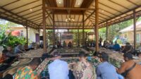Polres Kubu Raya Ajak Masyarakat Rasau Jaya Bersama Berantas Peredaran Narkoba di Jumat Curhat