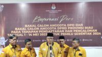 Jadi Caleg DPRD Riau, Tokoh Muda Riau Suhermanto Diantar Ratusan Massa Pemuda Pancasila