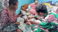 Program Satgas Yonif 143/TWEJ Sehatkan Masyarakat di Pegunungan Papua