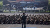 PRAJURIT MENART 2 MAR MENGIKUTI APEL KHUSUS DAN EXIT BRIEFING KOMANDAN KORPS MARINIR