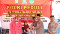 Polri Peduli, Kapolres Metro Tangerang Kota Lakukan Peletakan Batu Pertama Bedah Rumah di Cibodas
