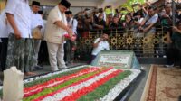 Prabowo ke Ponpes Tebuireng dan Ziarah ke Makam Gus Dur