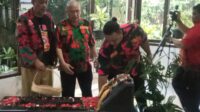 Team Baladhika Karya SOKSI Kawal KETUM dan Sekjen SOKSI Tabur Bunga dan Do’a Bersama Ke Makam Prof DR Suhardiman SE