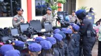 Serbuan Murid-Murid TK ke Mako Satbrimob Polda Kalbar