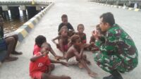 Peduli Dengan Generasi Penerus, Babinsa Koramil 1710-07/Mapurujaya Berikan Arahan Positif Kepada Anak-Anak Di Wilayah Binaan