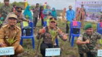 Sinergitas TNI-POLRI, Kapolres Pelalawan Hadiri Kegiatan Puncak Penanaman Mangrove Nasional Secara Serentak Jajaran TNI di Seluruh Indonesia