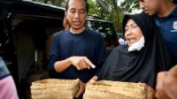 Akhir Pekan, Presiden Jokowi dan Ibu Iriana Kunjungi Warung Kopi Klotok