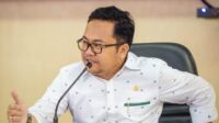Kelakuan Darmawangsyah Muin, Politisasi Reses dengan Janji Aspal Jalan