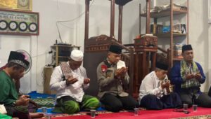 Meskipun Hujan, Kapolres Pelalawan Tetap Melaksanakan Subuh Harmoni