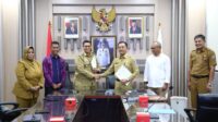 Teken Komitmen Penerapan Puja Indah Bersama Pemkab Lembata, Kepala BSKDN: Replikasi Inovasi Harus Makin Meningkat