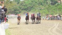 Pangdam V/Brawijaya Dampingi Panglima TNI Resmikan Kejuaraan Pacu Kuda