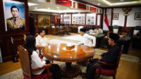 Cerita Prabowo ke Gus Kautsar Soal Banyak Lukisan Dipajang di Kemhan: Daripada Ditaruh Gudang