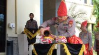 Polda Sulsel Gelar Tradisi Penyerahan Air Suci Untuk Pencucian Pataka Dalam Rangka HUT Bhayangkara Ke-77