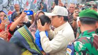 Di Koramil Lembang, Prabowo Cium Anak-anak dan Doakan Jadi Orang Sukses