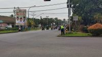 Brimob Kalbar Atasi Kemacetan Dengan Strong Point Dijalan Rawan Macet