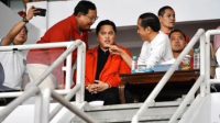 Momen Akrab Prabowo Nonton Pertandingan Indonesia vs Argentina Bersama Jokowi dan Erick Thohir