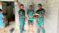 Komunikasi Dengan Masyarakat, Satgas Pamtas Yonarmed 16/TK Terima Senapan Rakitan Secara Sukarela