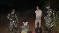 Penangkapan dan Penyerahan 2 orang WNI Yang Mencoba Kembali dari Malaysia Menuju ke Indonesia Melalui Jalur Tidak Resmi