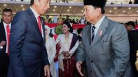 Momen Kebersamaan Prabowo Dampingi Jokowi Hadiri Peringatan HUT ke-77 Polri di GBK